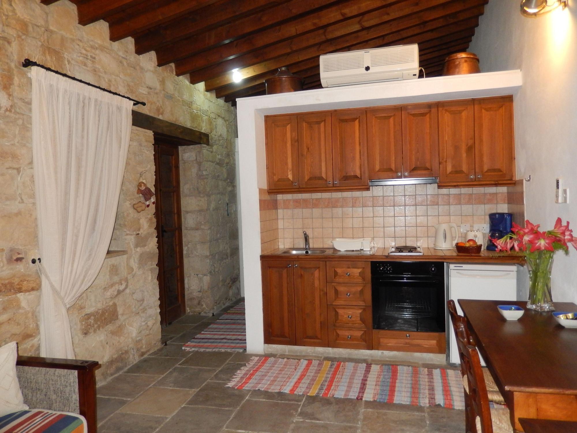 Niki'S House Apartment Лимасол Екстериор снимка